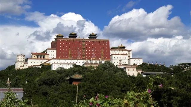 承德，高科技革新力量，重塑未来生活体验之城